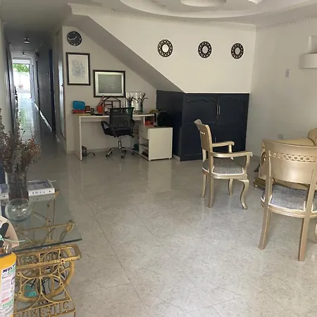 Habitación independiente cerca al aeropuerto 3-2
