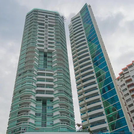 Infinitum Bayfront Condo By Nomad Guru-2