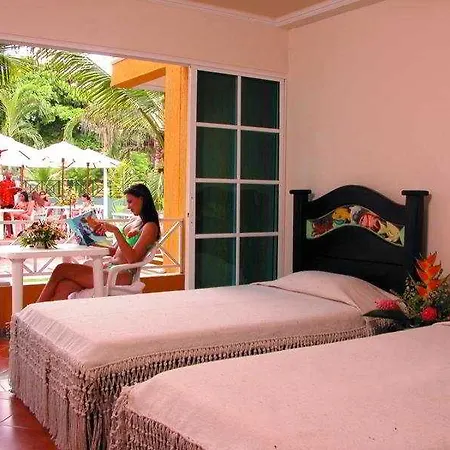 Hotel Isla Tierra Bomba-3