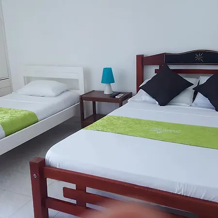 Apartamento 2207 Frente Al Mar El Laguito, Conquistador-3